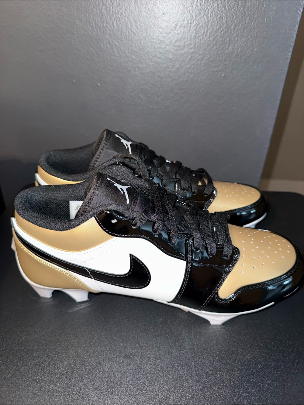 NWOT Air Jordan 1 Low TD Football Cleats Gold Toe Men’s Size 10 Metallic Gold - Picture 2 of 7